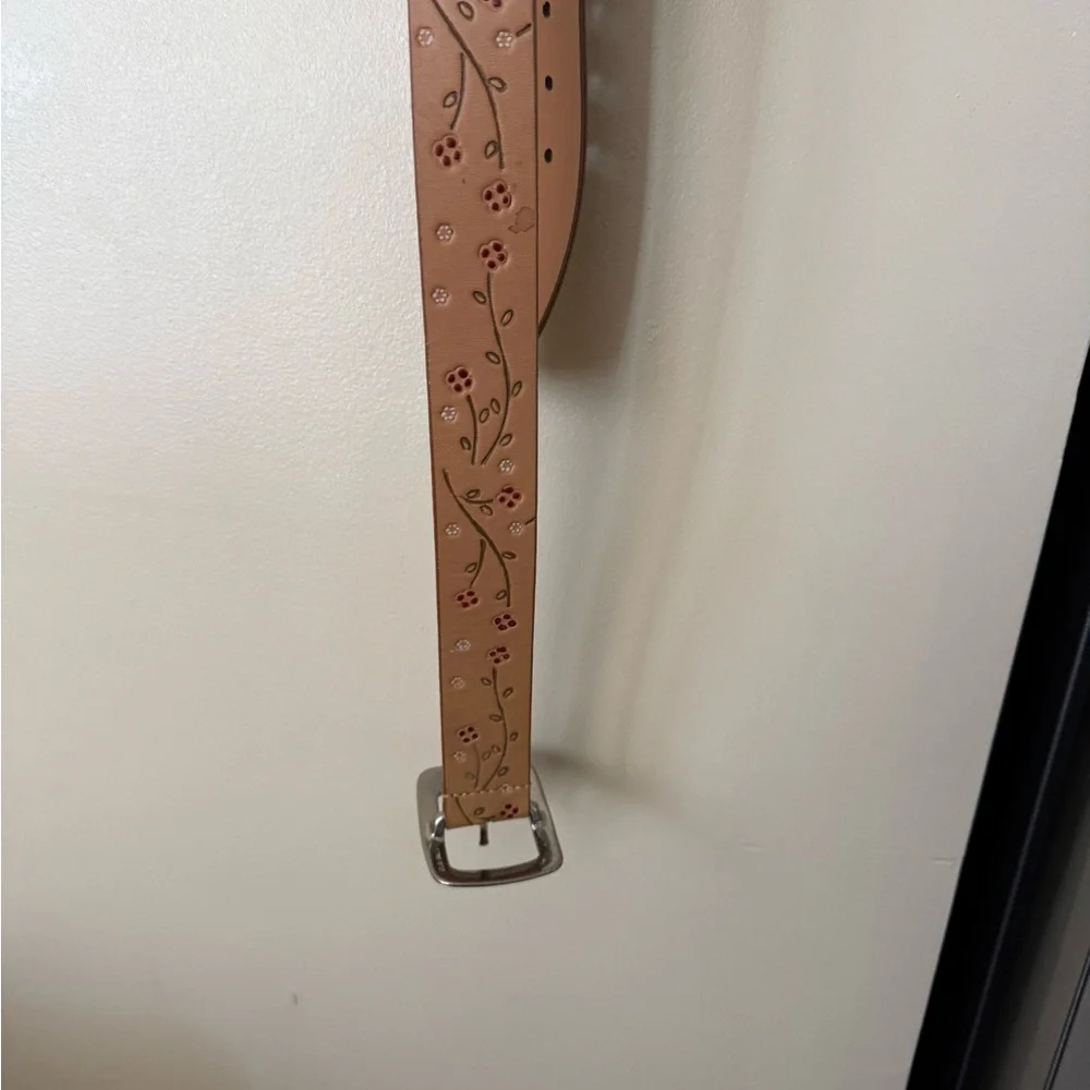 Vintage Y2K DKNY Floral Flower Embossed Tan Leather Belt Boho HoboWomen's Size M